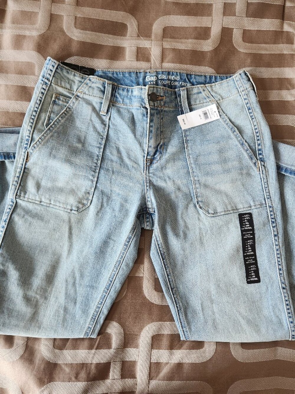 GAP “GIRLFRIEND” LIGHT-WASH MID- RISE JEANS SIZE 27 NWT